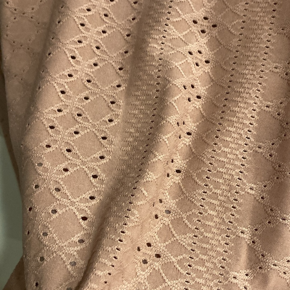 XL Top Never worn. - Picture 5 of 8